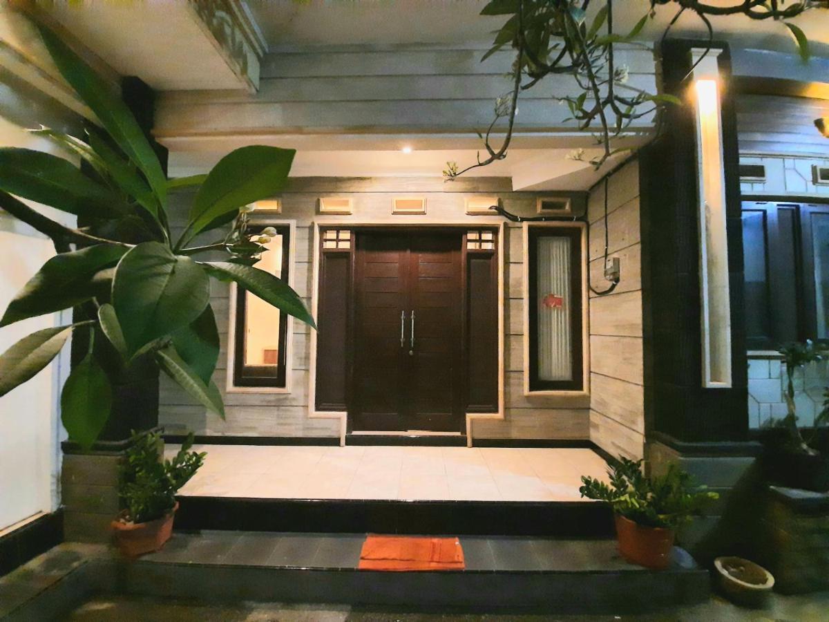 Ganggas Homestay จิมบาราน ภายนอก รูปภาพ