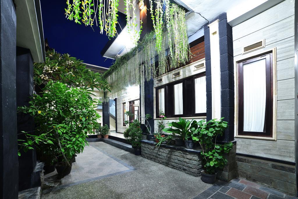 Ganggas Homestay จิมบาราน ภายนอก รูปภาพ